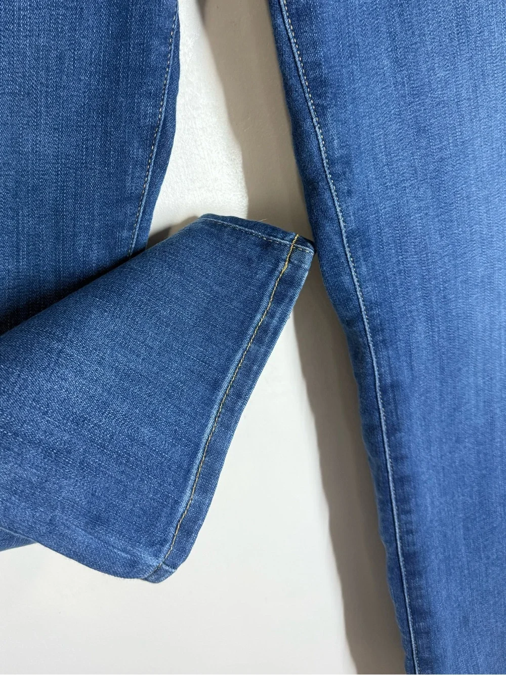 GOOD AMERICAN Good Legs High Rise Straight Stretch Jean